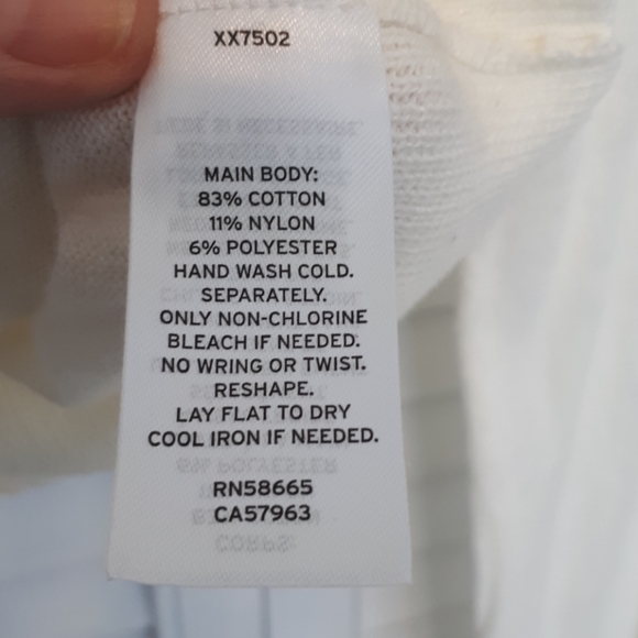 Cropped cardigan. Size 10/12 Girls. - Picture 2 of 2